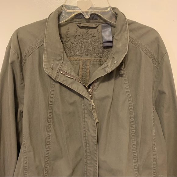 Utility Jacket - Picture 2 of 9